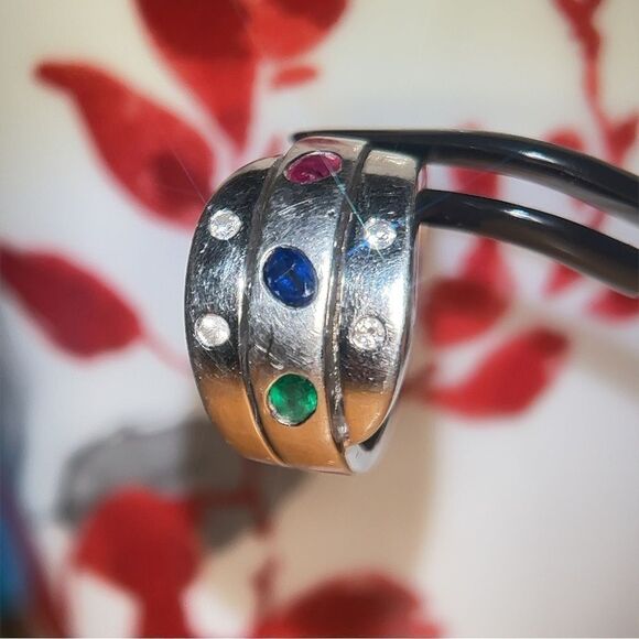 18k Diamonds, Emerald, Sapphire & Ruby Ring - Picture 8 of 16